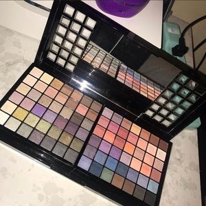 Eyeshadow Palette